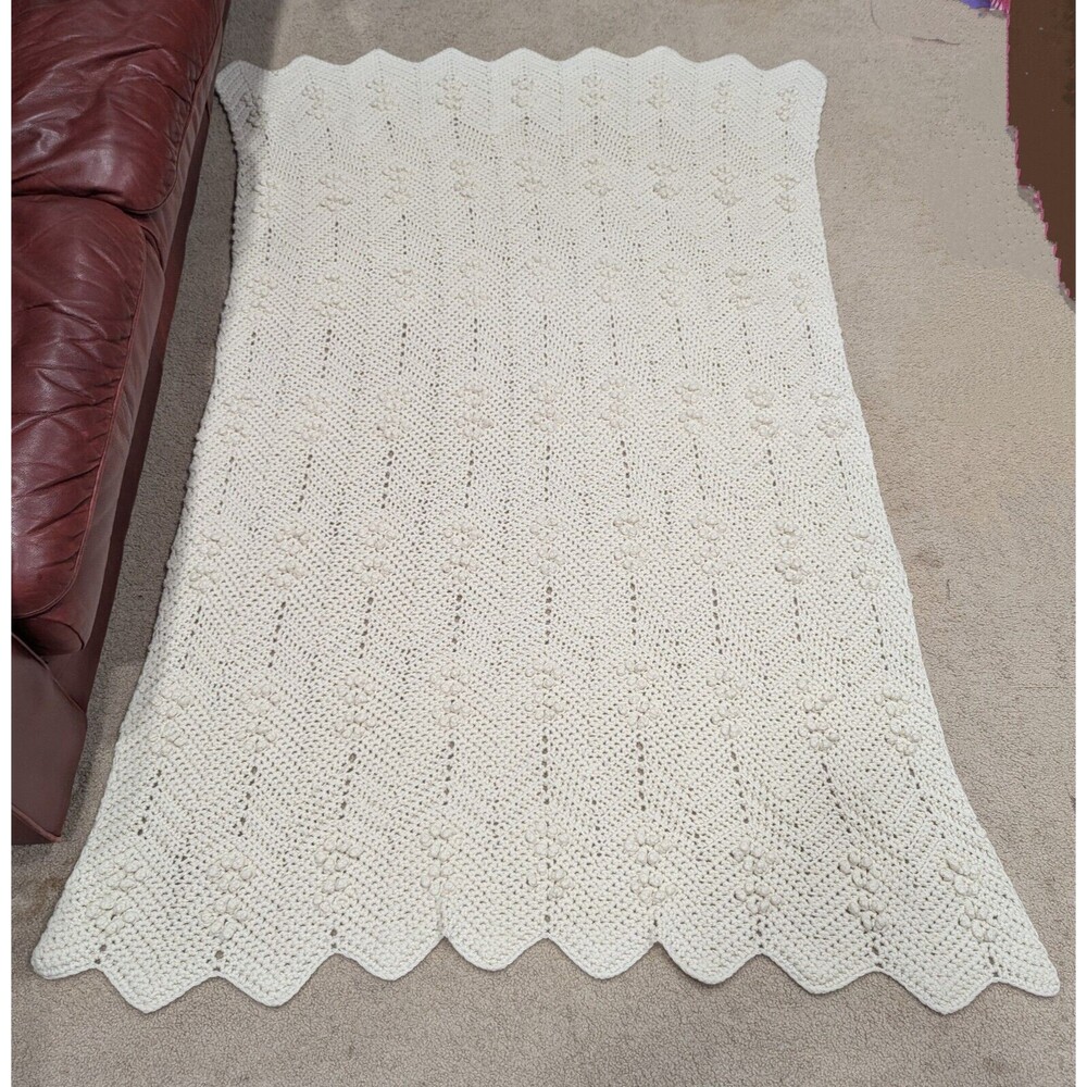 Afghan Handmade Crochet Lap Throw Blanket 75x46 Ivory Cream Scallop‎ Edge Balled